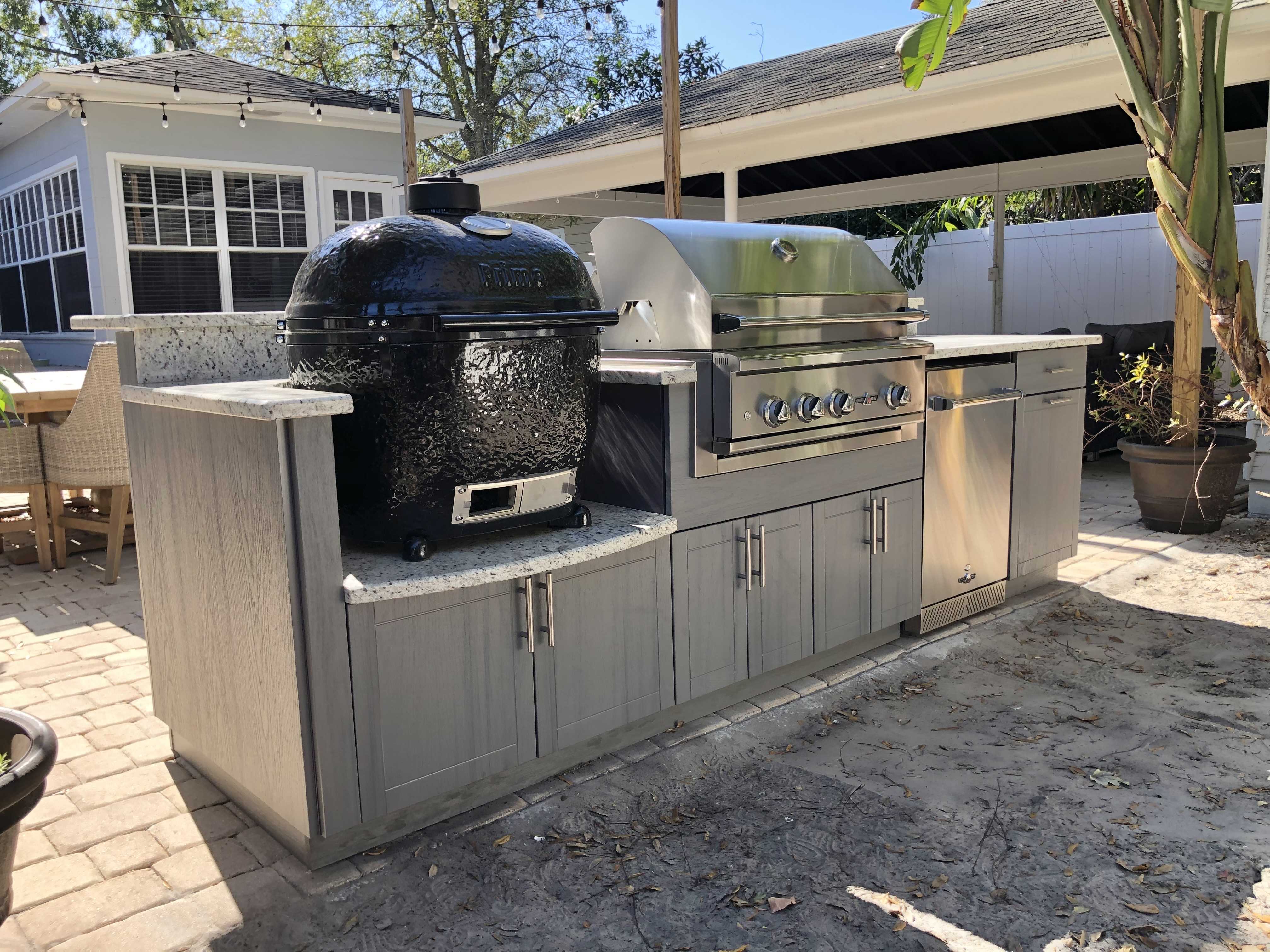 Outdoor kitchen with Lynx grill Tampa Bay