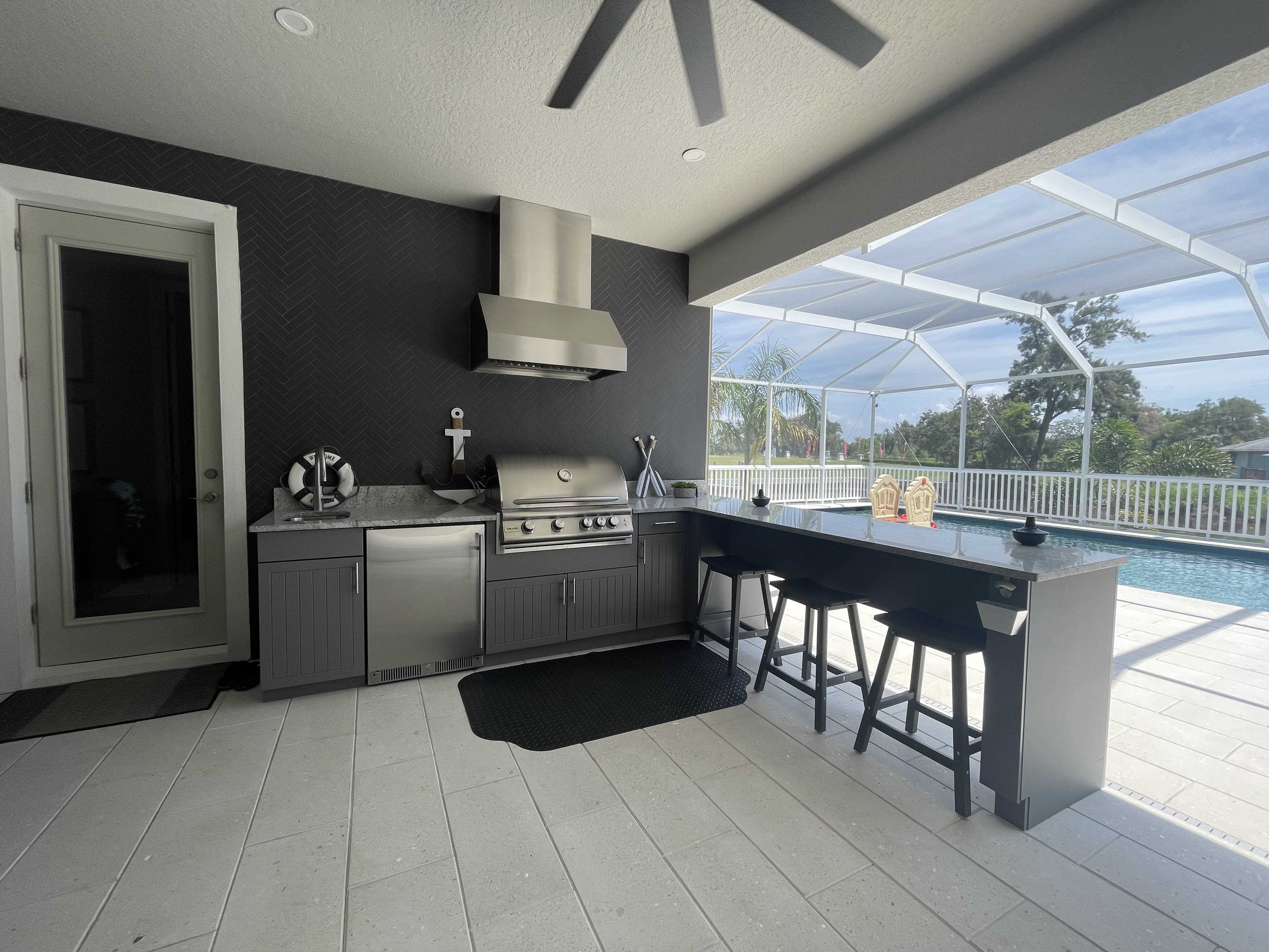 Custom outdoor kitchen countertops Tampa FL